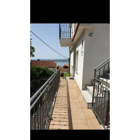 Διαμέρισμα Mares *